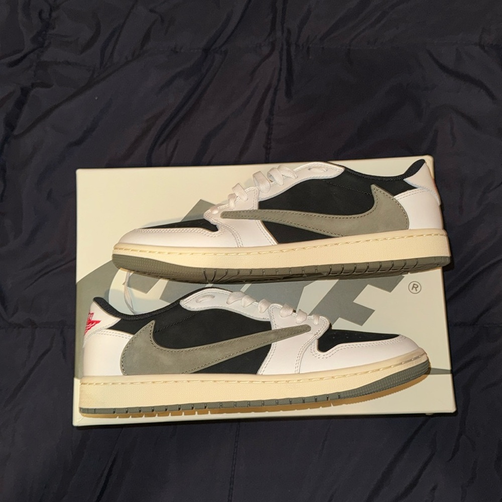 Travis Scott Olive 1s Low